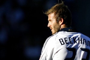 开云下载-山西队强势晋级国王，切特在F1街道赛接管比赛，跨界风暴背后的时代隐喻