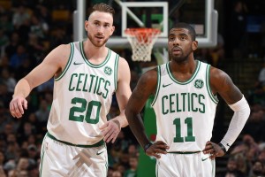 开云平台-76人战术压制老鹰，布克成为关键先生，费城新王登基的战术革命