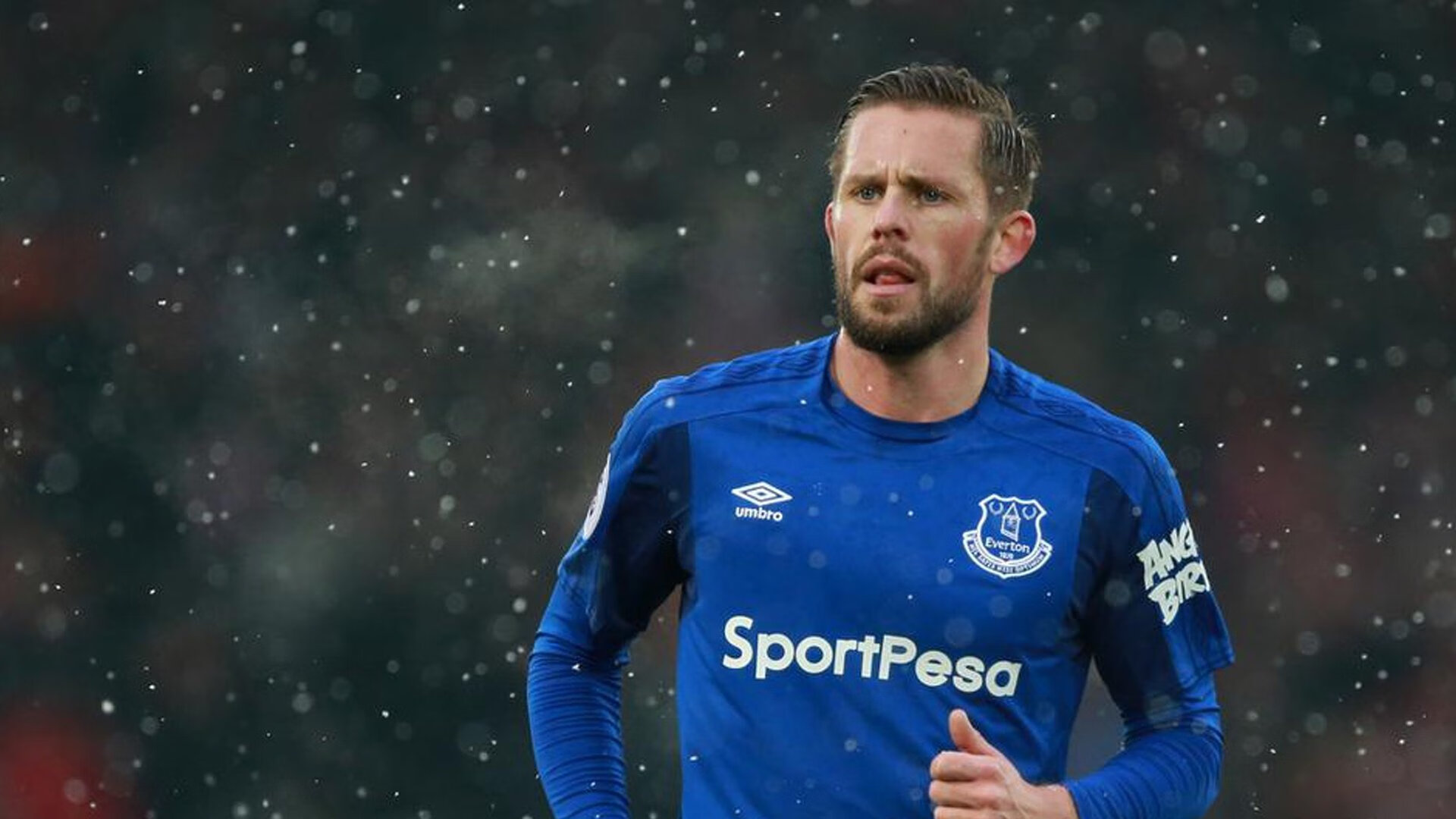 年度焦点之战之夜,阿坎吉,那道沉默的冠军城墙