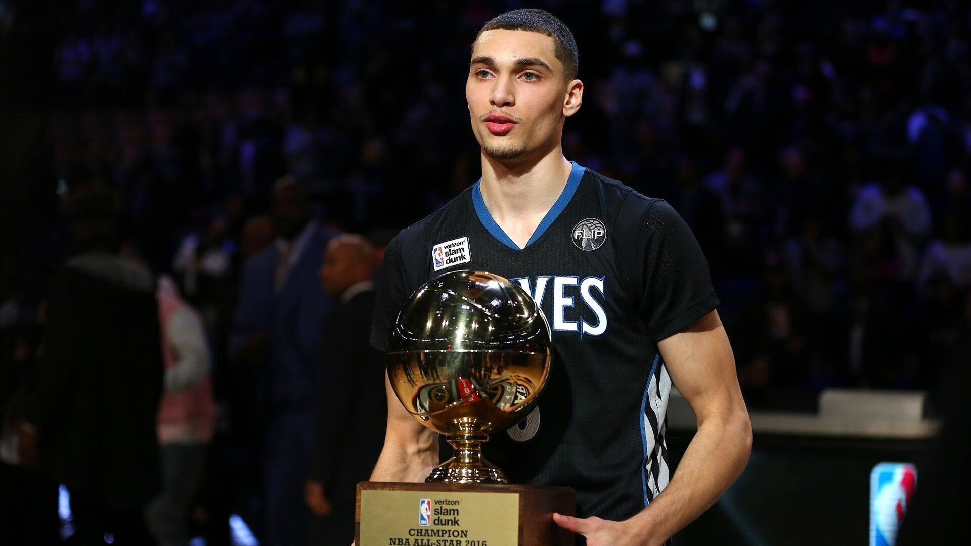 詹姆斯攻防两端统治,雄鹿横扫掘金,一场定义时代的胜利