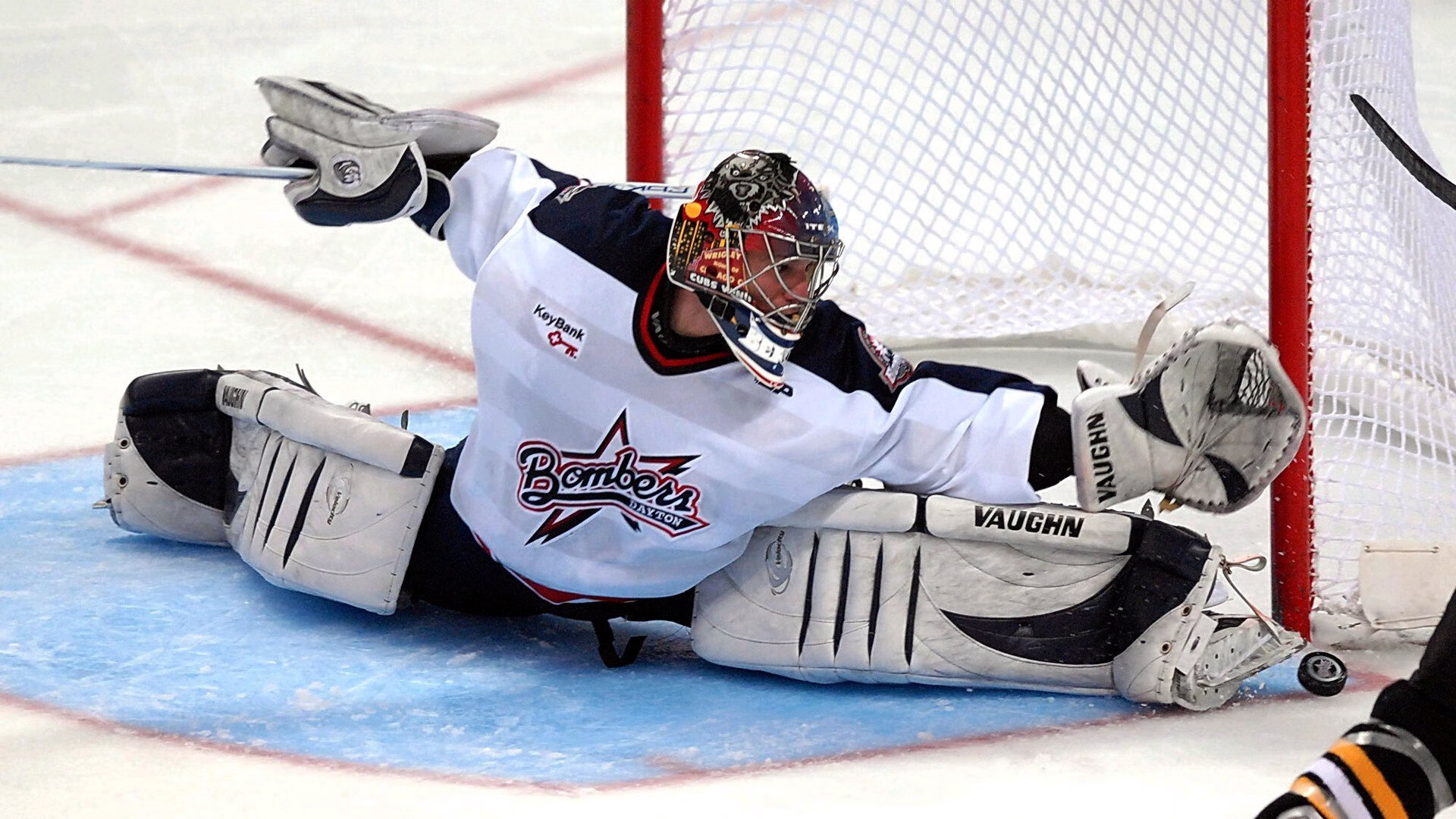 从亚特兰大到墨西哥城，奥纳纳如何用双手改写晋级剧本